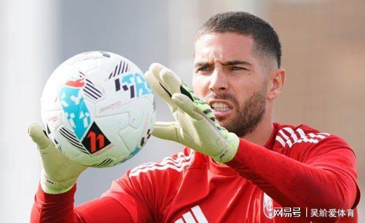 星空体育app-足坛疯狂夜：0-1绝杀！0-0闷平！卢卡屡献神扑